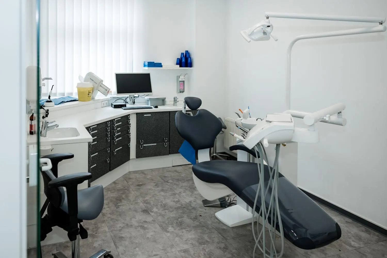 Zahnarztbehandlung DentalCare Plus